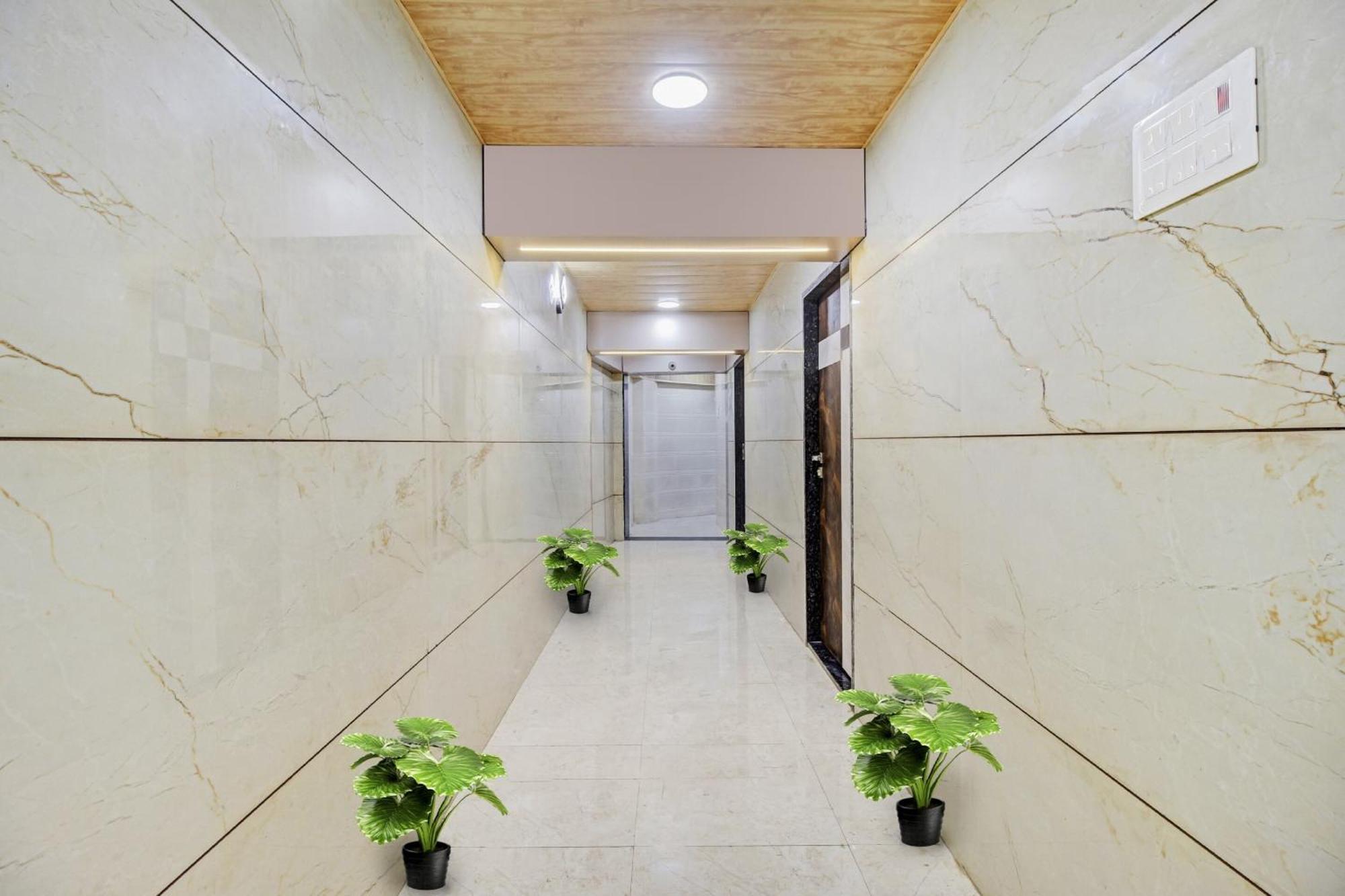 Hotel Ambedkar Kalyan Exterior photo